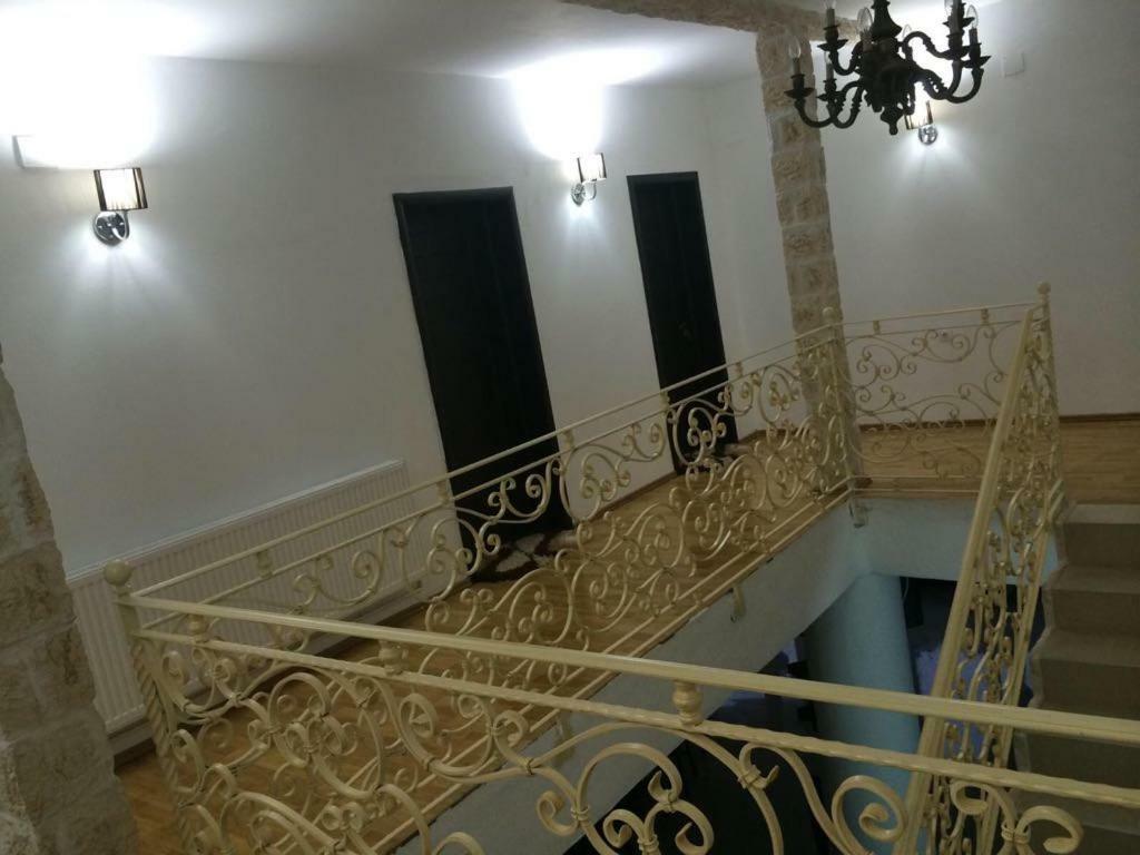 Pensiunea Medeea Hotel Pestis ภายนอก รูปภาพ